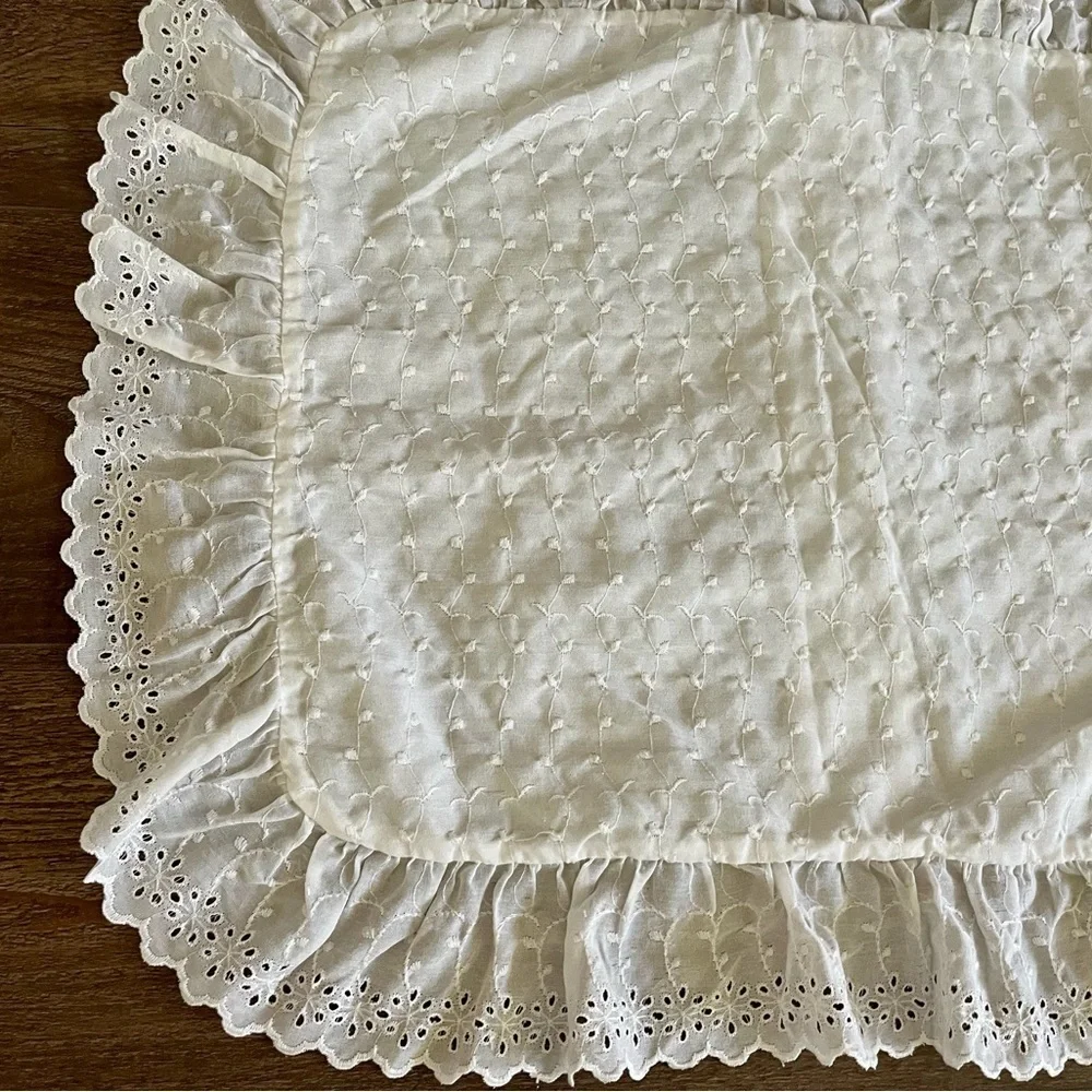 Martha Stewart White Ruffled Pillow Pair 18/22 Inches